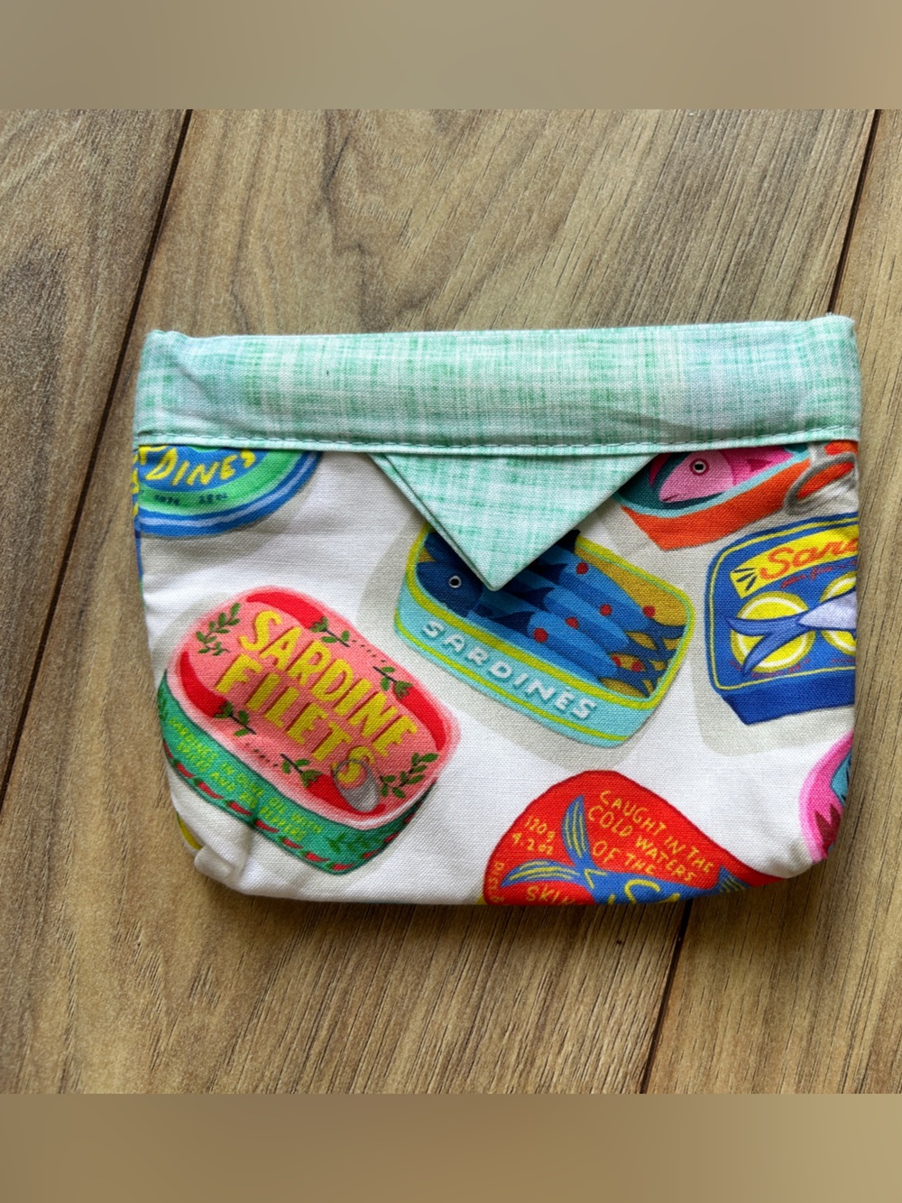Cute Sardine bag with magnet closure